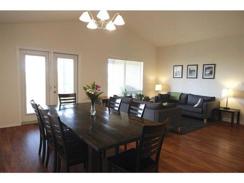 405 Edinburgh Road West, Lethbridge, AB - Indoor Photo Showing Dining Room