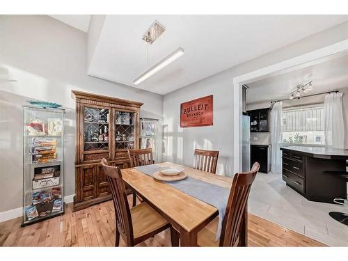 428 Brae Glen Crescent Sw, Calgary, AB - Indoor Photo Showing Dining Room