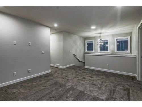 157 Belmont Villas Sw, Calgary, AB - Indoor Photo Showing Other Room