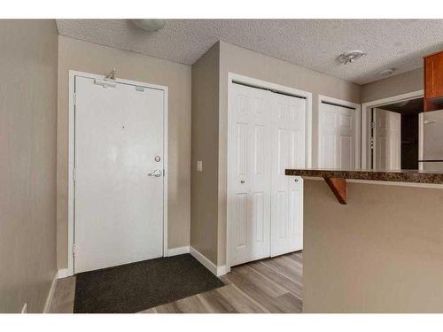 2103-700 Willowbrook Road Nw, Airdrie, AB - Indoor Photo Showing Other Room