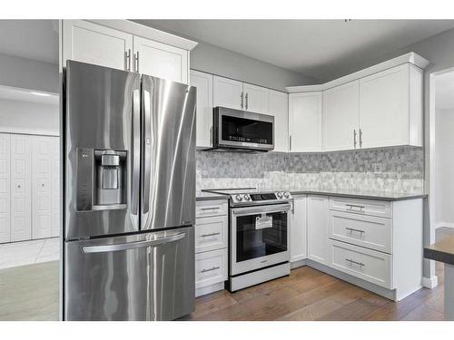 50 Shawbrooke Crescent Sw, Calgary, AB - Indoor Photo Showing Kitchen With Upgraded Kitchen