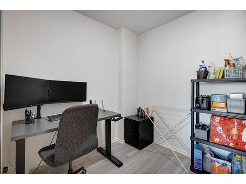 225-615 6 Avenue Se, Calgary, AB - Indoor Photo Showing Office