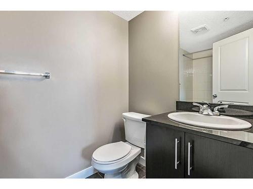 1310-81 Legacy Boulevard Se, Calgary, AB - Indoor Photo Showing Bathroom