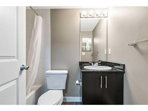 1310-81 Legacy Boulevard Se, Calgary, AB - Indoor Photo Showing Bathroom