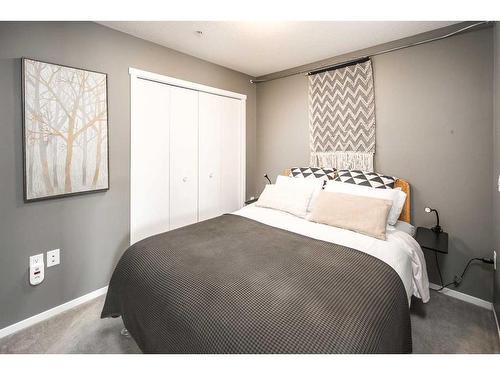 4507-4641 128 Avenue Ne, Calgary, AB - Indoor Photo Showing Bedroom