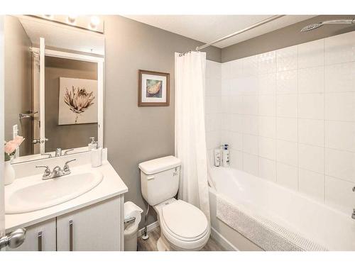 4507-4641 128 Avenue Ne, Calgary, AB - Indoor Photo Showing Bathroom