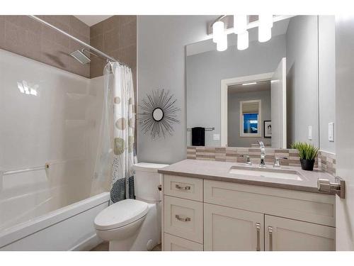 107 Mystic Ridge Park Sw, Calgary, AB - Indoor Photo Showing Bathroom