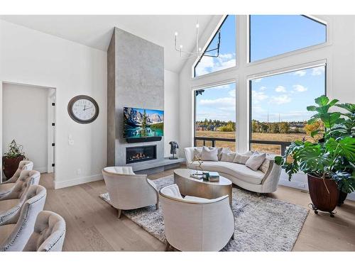 653 Quarry Way Se, Calgary, AB - Indoor Photo Showing Living Room