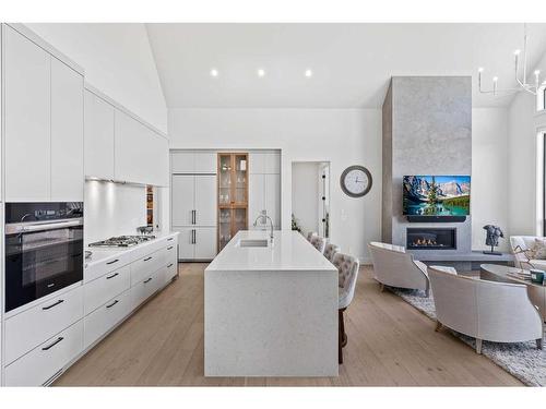 653 Quarry Way Se, Calgary, AB - Indoor Photo Showing Kitchen