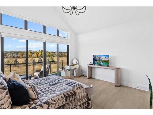 653 Quarry Way Se, Calgary, AB - Indoor Photo Showing Bedroom