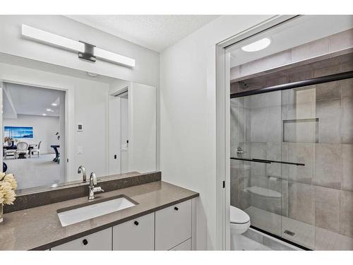 653 Quarry Way Se, Calgary, AB - Indoor Photo Showing Bathroom