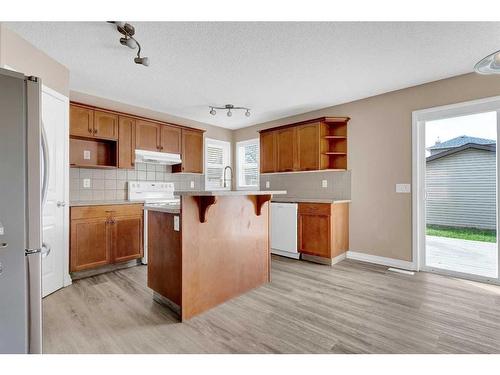 37 Taralake Terrace Ne, Calgary, AB - Indoor Photo Showing Kitchen