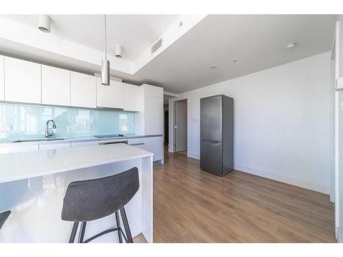 1102-1122 3 Street Se, Calgary, AB - Indoor Photo Showing Kitchen