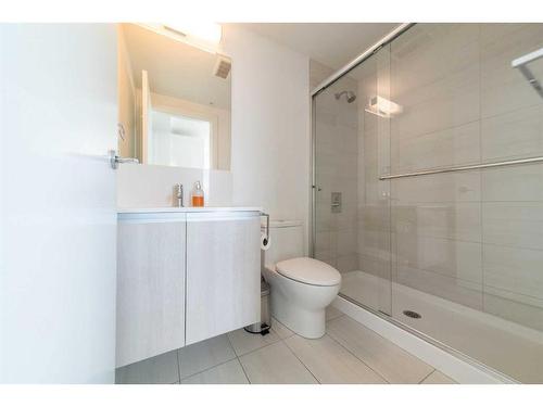 1102-1122 3 Street Se, Calgary, AB - Indoor Photo Showing Bathroom