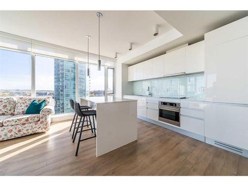 1102-1122 3 Street Se, Calgary, AB - Indoor Photo Showing Kitchen