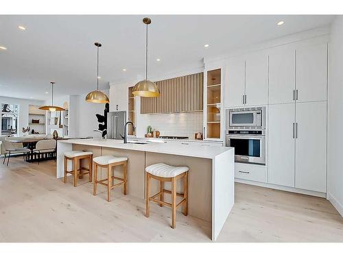 2033 32 Avenue Sw, Calgary, AB - Indoor Photo Showing Kitchen With Upgraded Kitchen