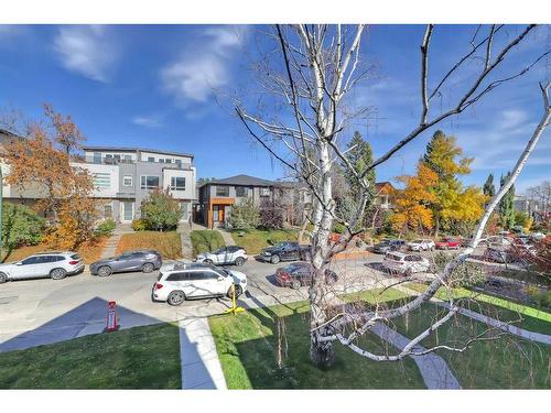 2033 32 Avenue Sw, Calgary, AB - Outdoor With View