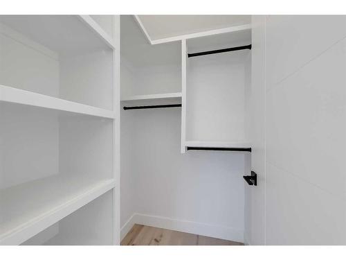 2033 32 Avenue Sw, Calgary, AB - Indoor With Storage