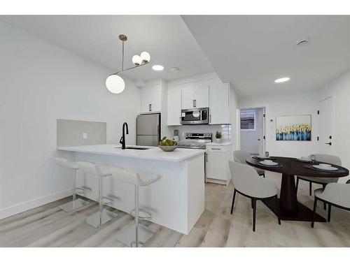 2033 32 Avenue Sw, Calgary, AB - Indoor Photo Showing Kitchen