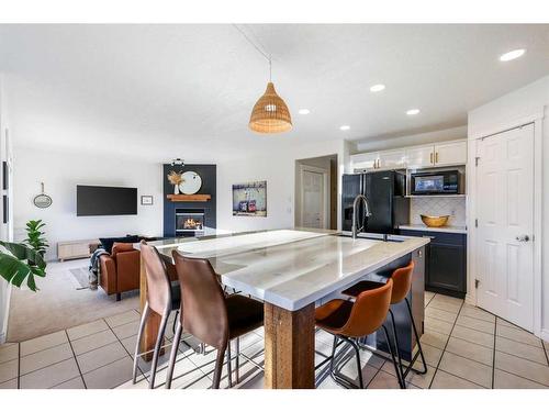 99 Bridleridge Crescent Sw, Calgary, AB - Indoor