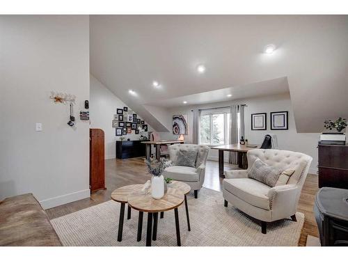 322078 8 Street East, Rural Foothills County, AB - Indoor Photo Showing Living Room