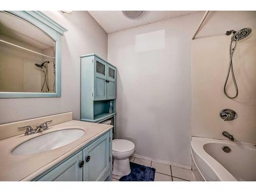 27 Barner Avenue, Red Deer, AB - Indoor Photo Showing Bathroom