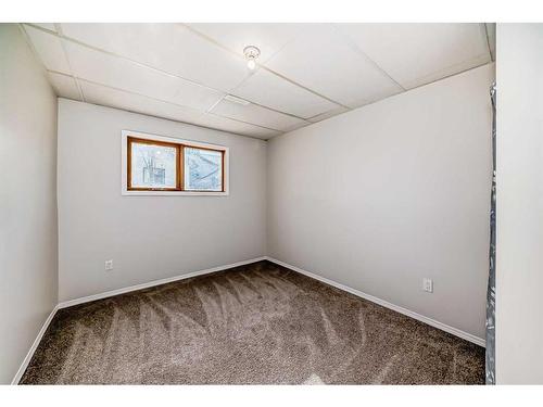 27 Barner Avenue, Red Deer, AB - Indoor Photo Showing Other Room