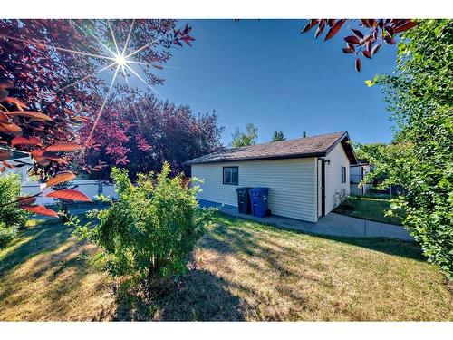 27 Barner Avenue, Red Deer, AB - Outdoor