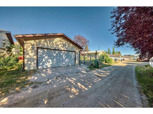 27 Barner Avenue, Red Deer, AB - Outdoor