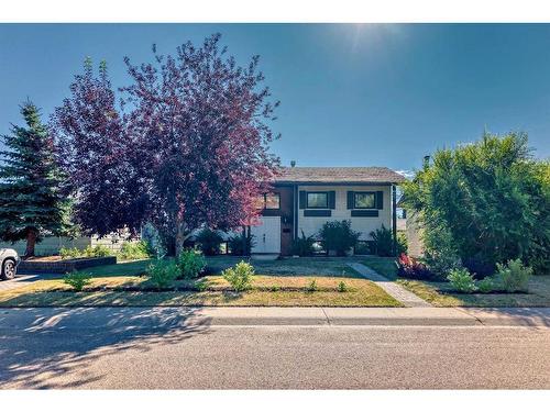 27 Barner Avenue, Red Deer, AB - Outdoor