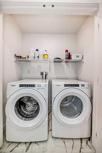 257 Dawson Way, Chestermere, AB - Indoor Photo Showing Laundry Room