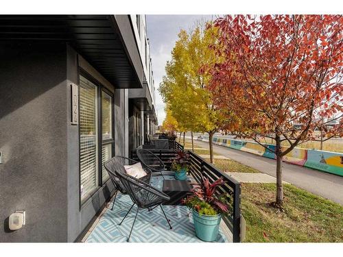 7024 34 Avenue Nw, Calgary, AB - Outdoor