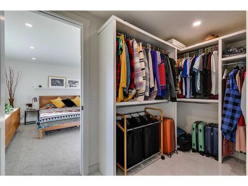 1128 Lake Sylvan Drive Se, Calgary, AB - Indoor With Storage