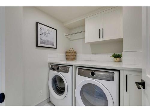 1128 Lake Sylvan Drive Se, Calgary, AB - Indoor Photo Showing Laundry Room