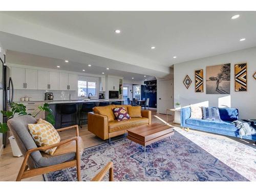 1128 Lake Sylvan Drive Se, Calgary, AB - Indoor Photo Showing Living Room