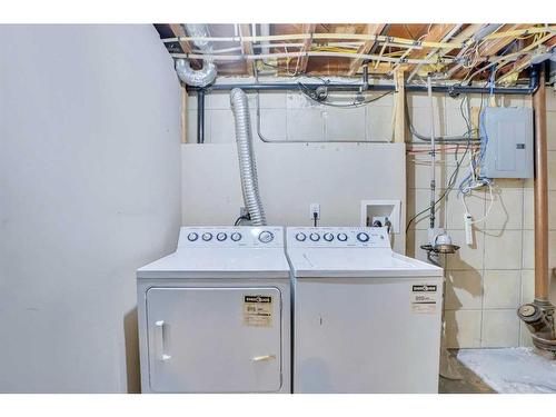 4-6147 Buckthorn Road Nw, Calgary, AB - Indoor Photo Showing Laundry Room