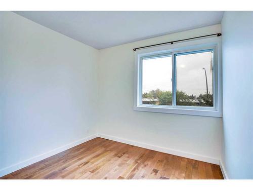 4-6147 Buckthorn Road Nw, Calgary, AB - Indoor Photo Showing Other Room