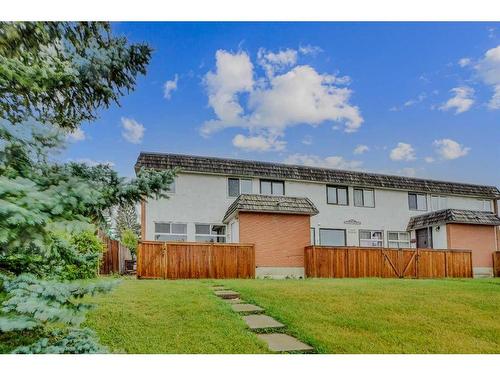 4-6147 Buckthorn Road Nw, Calgary, AB - Outdoor