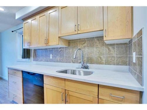 4-6147 Buckthorn Road Nw, Calgary, AB - Indoor Photo Showing Kitchen