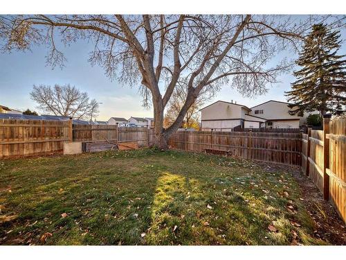 522 43 Street Se, Calgary, AB - Outdoor With Backyard