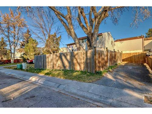 522 43 Street Se, Calgary, AB - Outdoor