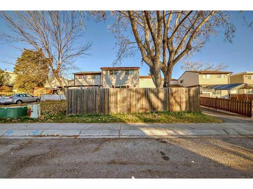 522 43 Street Se, Calgary, AB - Outdoor