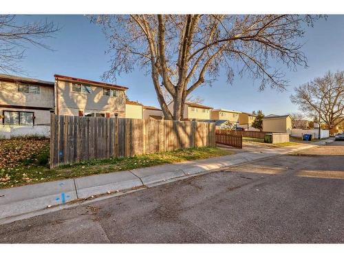 522 43 Street Se, Calgary, AB - Outdoor