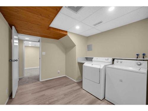 15-5520 1 Avenue Se, Calgary, AB - Indoor Photo Showing Laundry Room