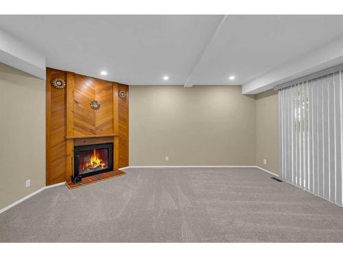 15-5520 1 Avenue Se, Calgary, AB - Indoor With Fireplace