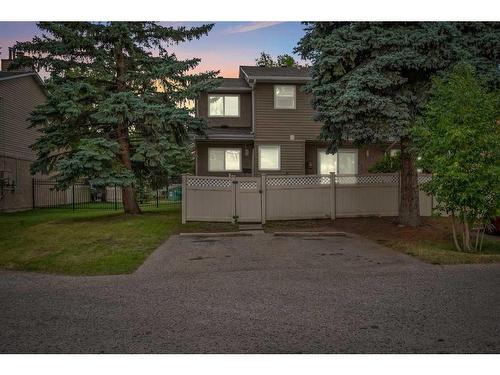 15-5520 1 Avenue Se, Calgary, AB - Outdoor