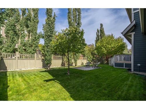 8220 9 Avenue Sw, Calgary, AB - Outdoor With Backyard