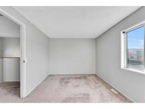 231 Sandstone Road Nw, Calgary, AB - Indoor Photo Showing Other Room