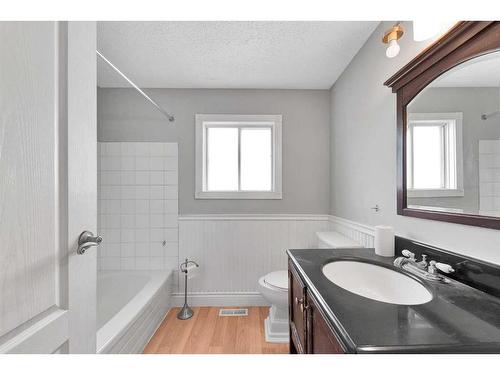 231 Sandstone Road Nw, Calgary, AB - Indoor Photo Showing Bathroom