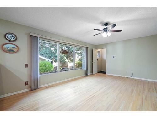 796 Acadia Drive Se, Calgary, AB - Indoor Photo Showing Other Room